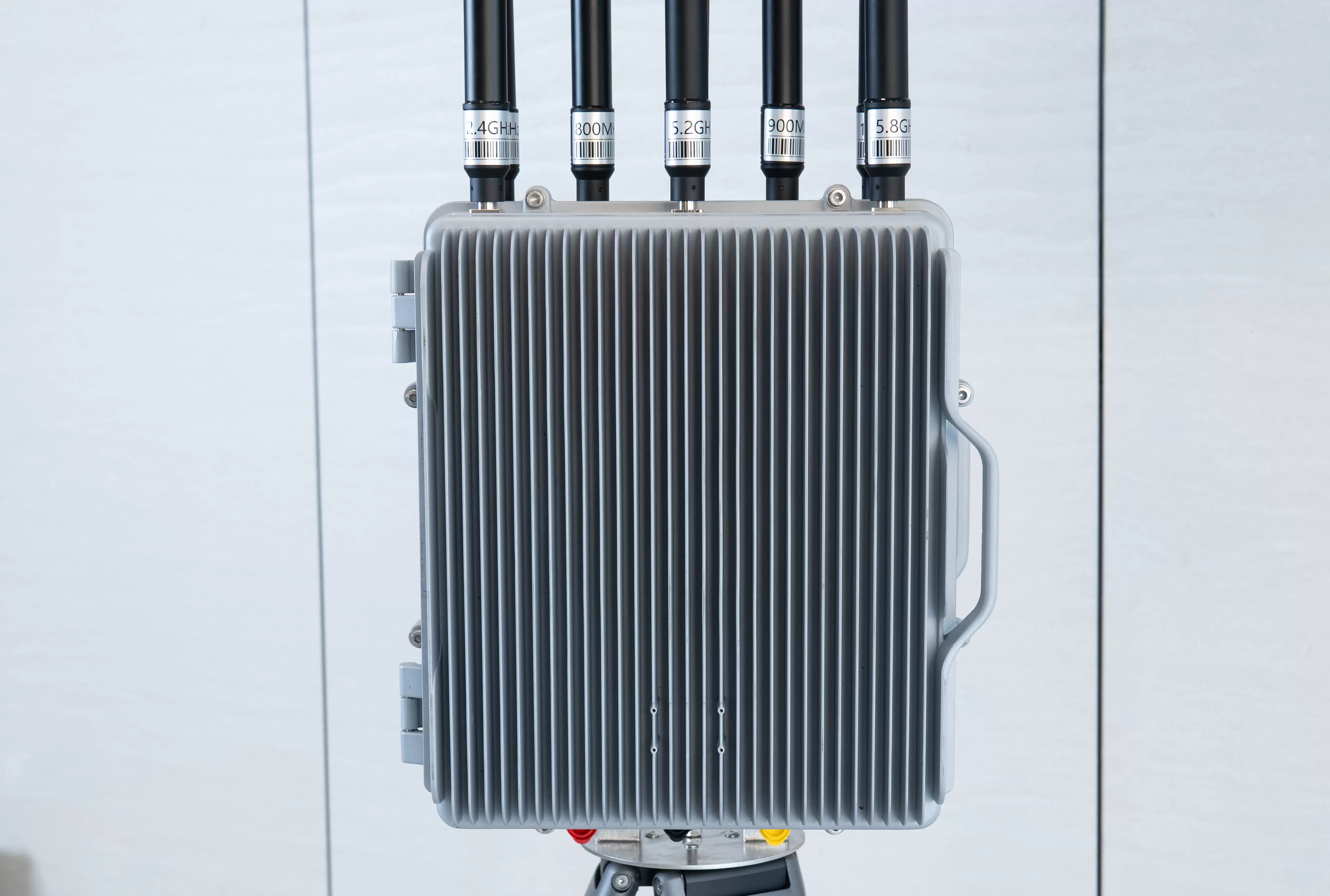 DR200-AB(c) 固定ドローン検知・妨害・スプーフィング統合装置