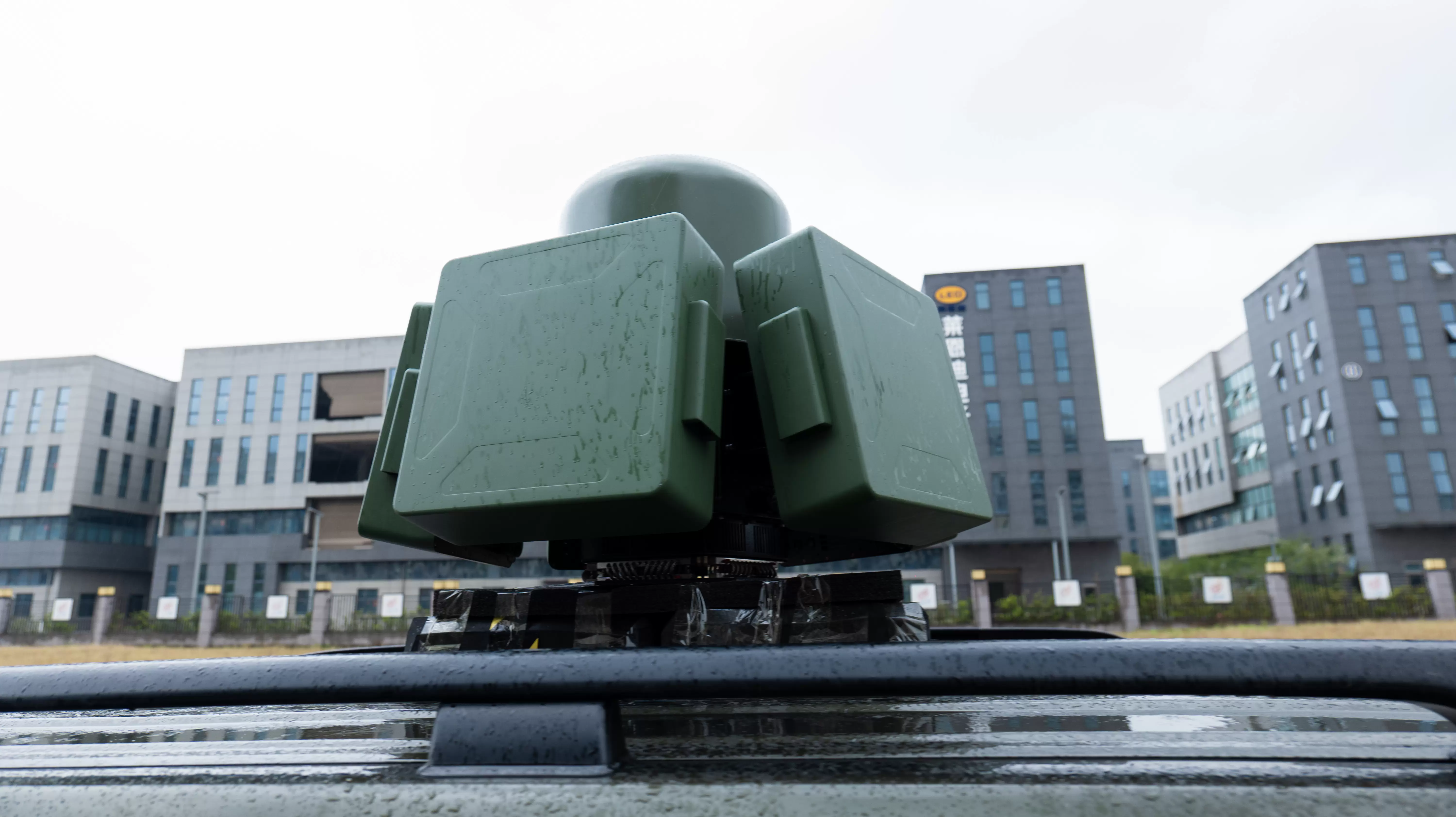 DR100-AB 車載型ドローン検知・妨害装置